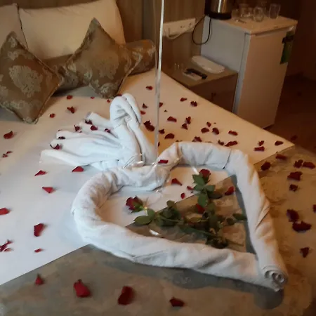 מלון Serra Boutique 3*