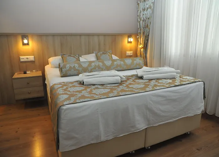 מלון Serra Boutique 3*