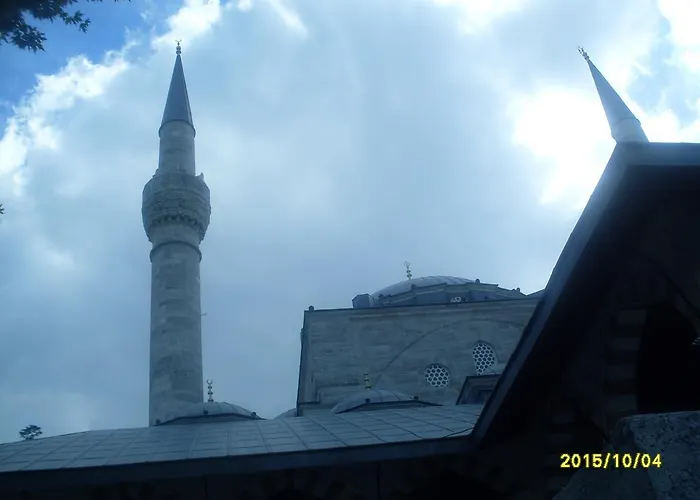 Serra Boutique מלון 3*