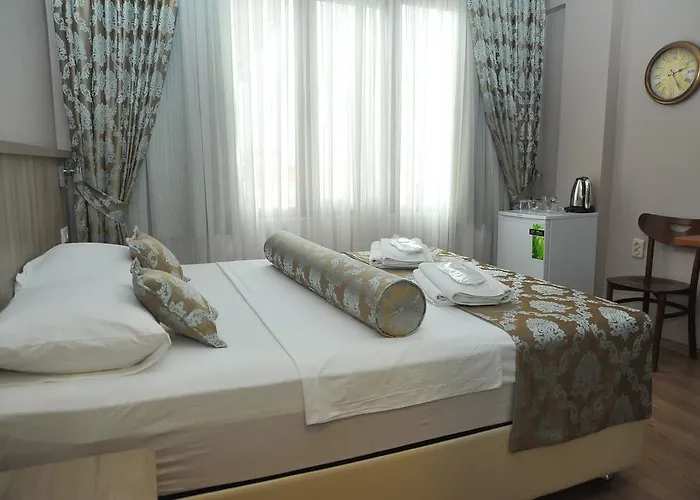 מלון Serra Boutique 3*