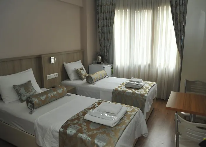 מלון Serra Boutique 3*